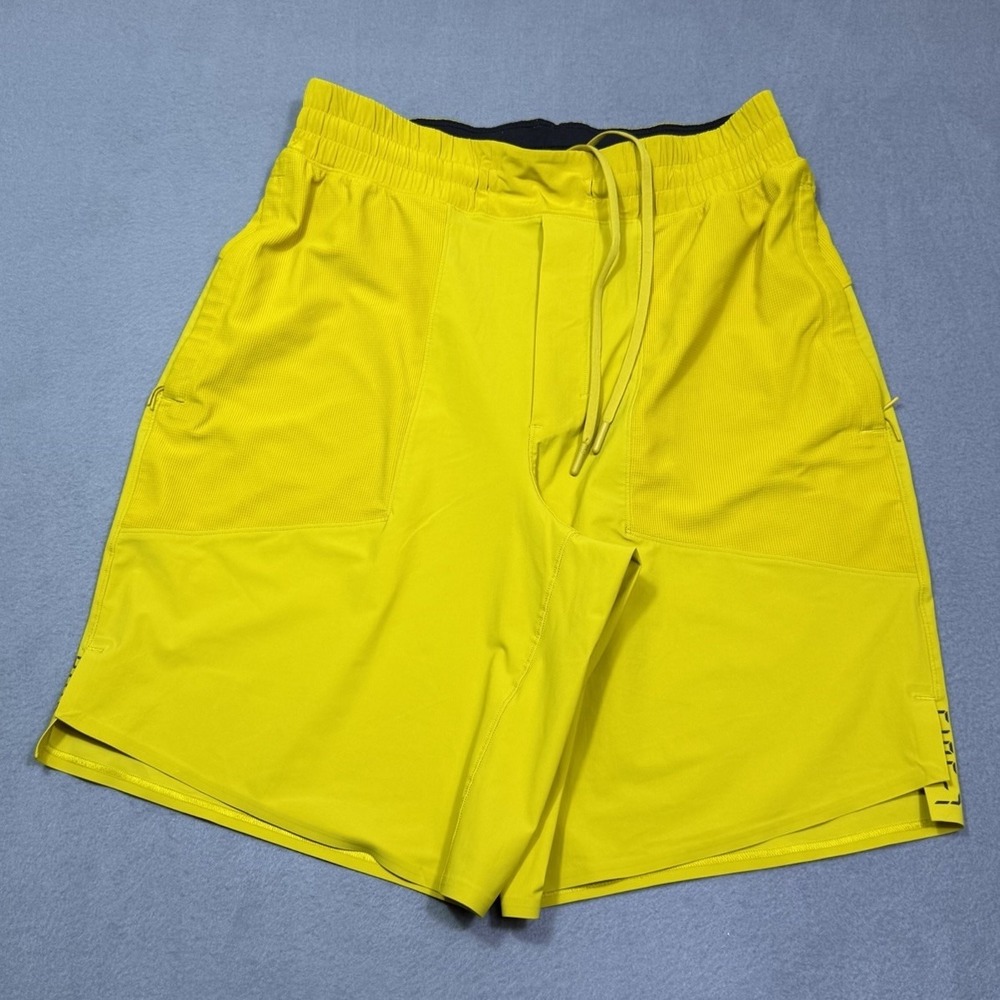 Lululemon Shorts Mens M THE Short L-9819 Yellow Athleisure Normcore Performance